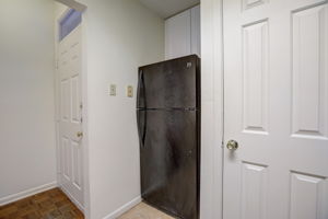 W 21st St-010