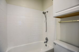 W 21st St-022