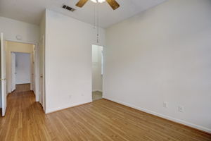 W 21st St-018
