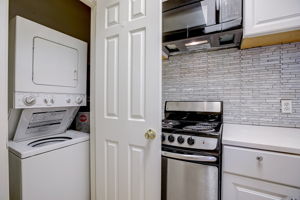 W 21st St-011