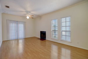 W 21st St-014