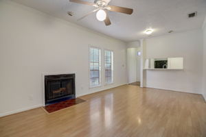W 21st St-015