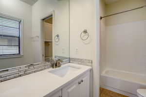W 21st St-021