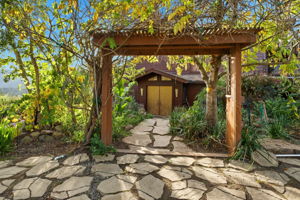 711 W California Way, Woodside, CA 94062, USA Photo 5