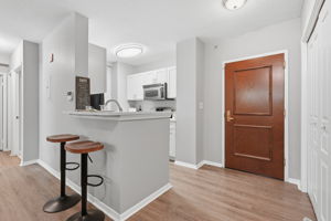 Kitchen with Breakfast Bar
