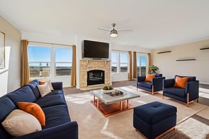 _DSC0427 virtually staged.jpeg