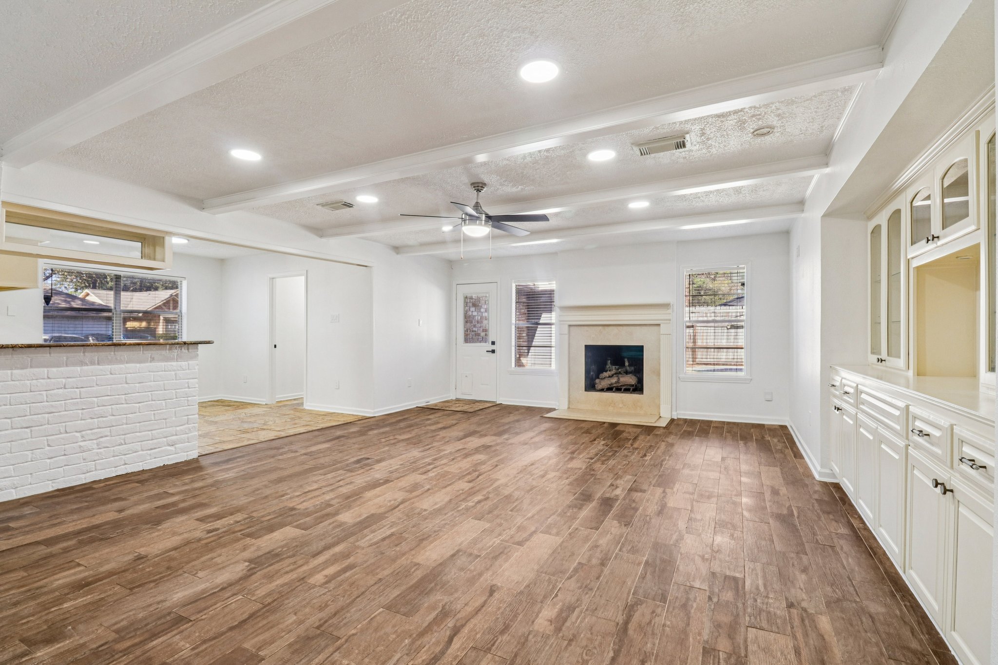 Bayou Forest Dr-S1601-007.jpg