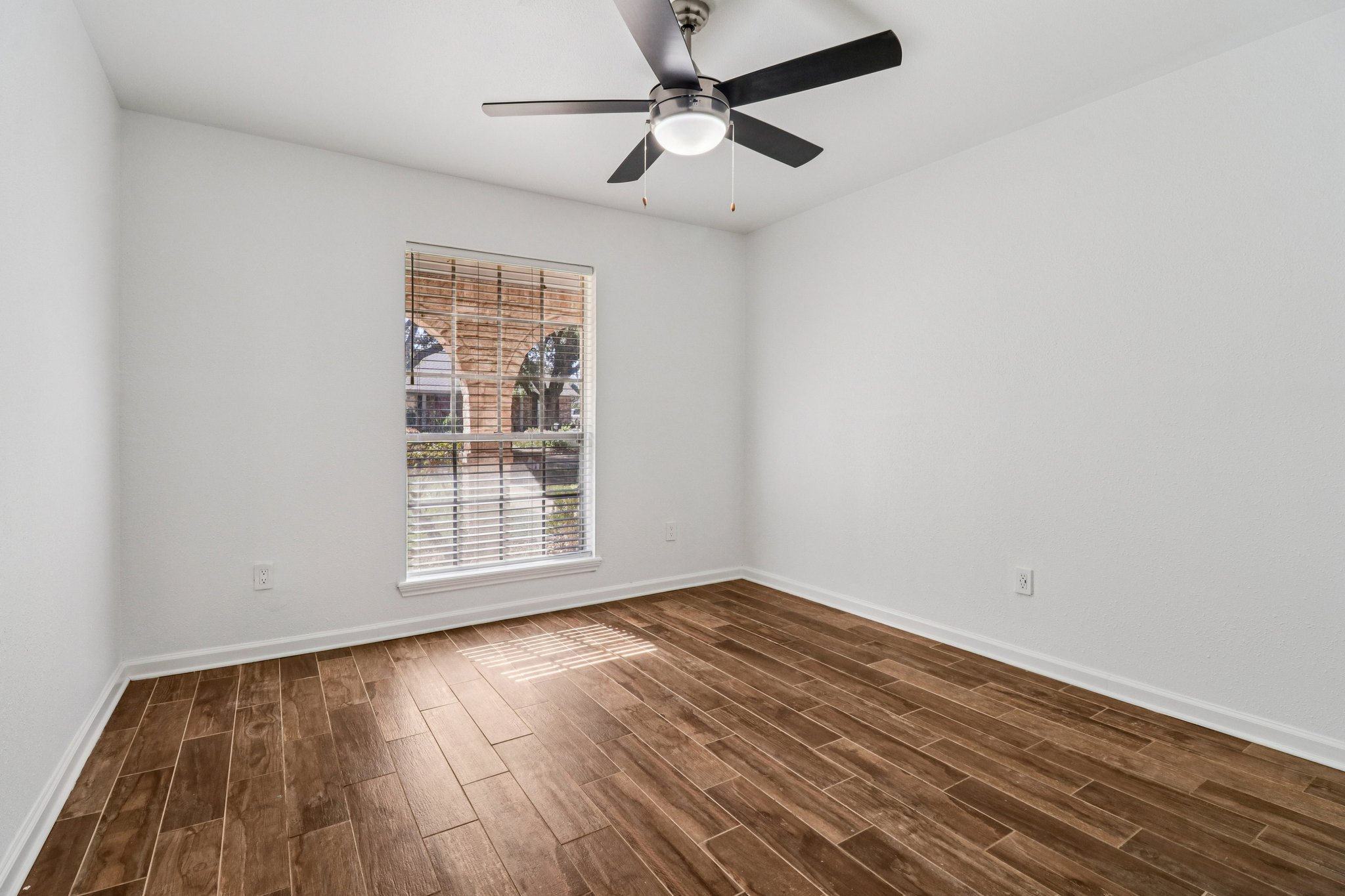 Bayou Forest Dr-S1601-020.jpg