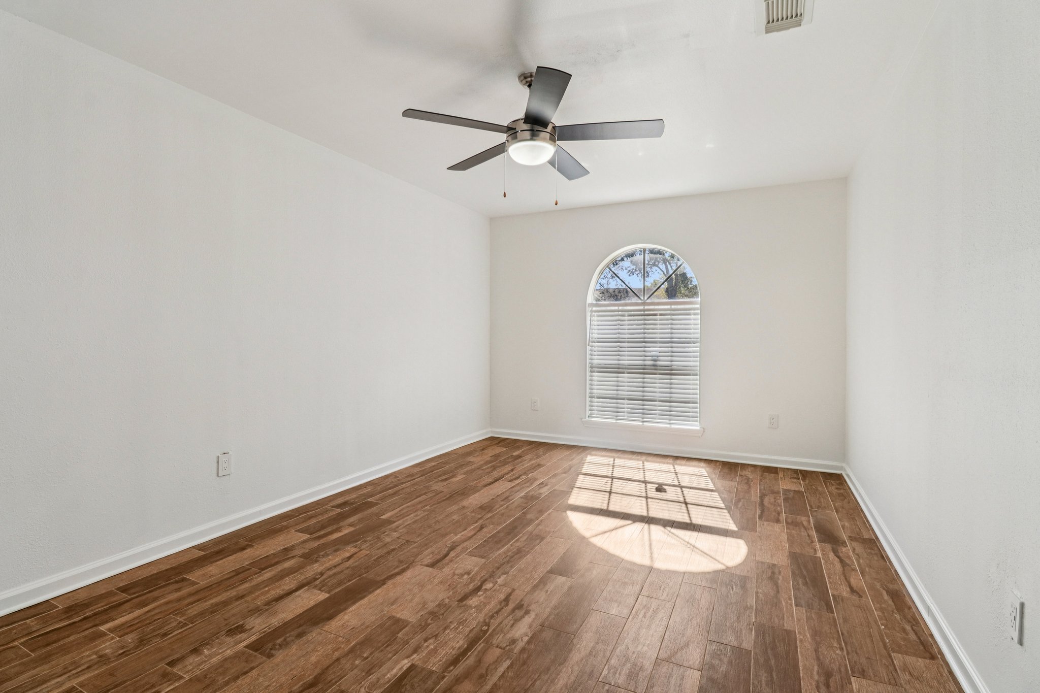 Bayou Forest Dr-S1601-022.jpg