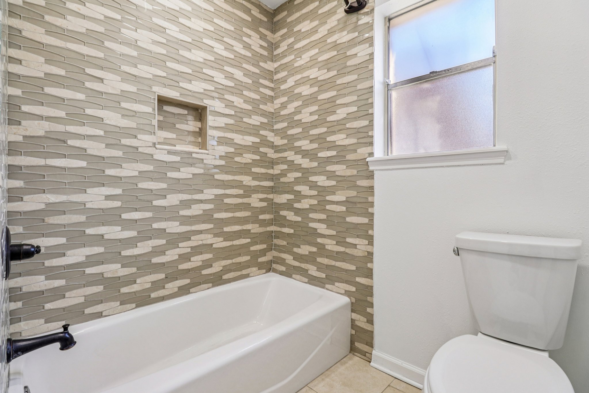 Bayou Forest Dr-S1601-025.jpg