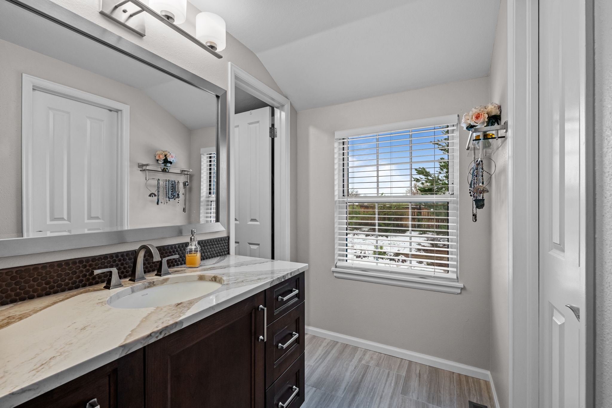Upper Level Primary Bathroom