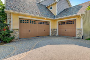 23 Exterior Garage