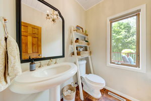 11 Bathroom Main Floor