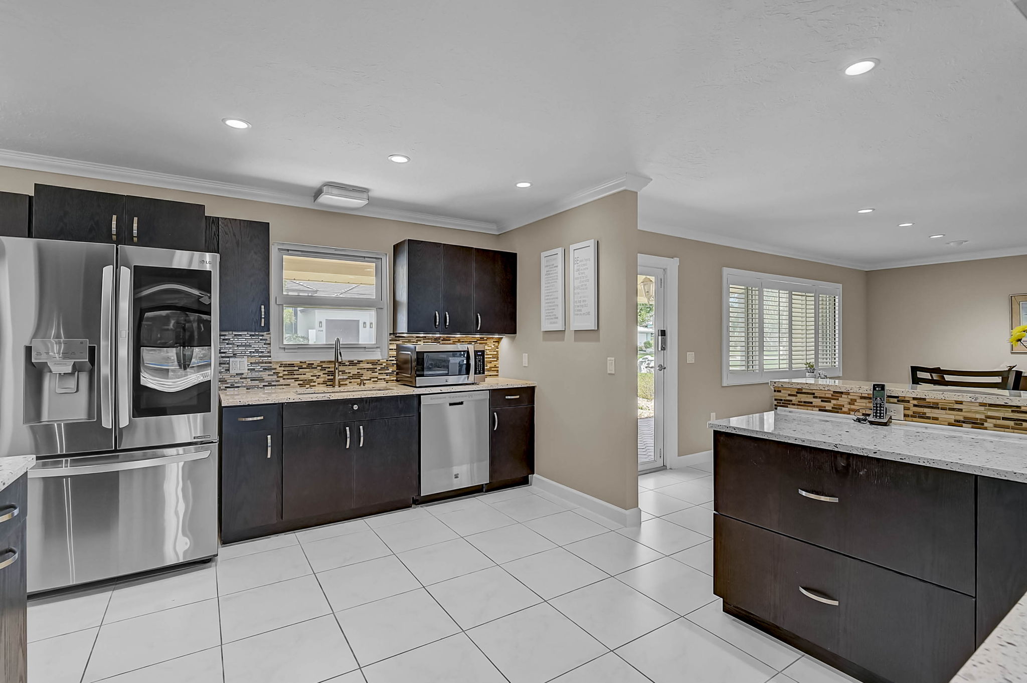 7118 Westmoreland Dr-12