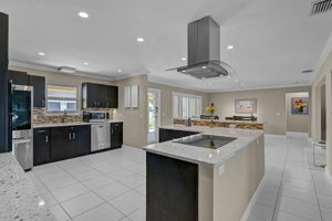 7118 Westmoreland Dr-13