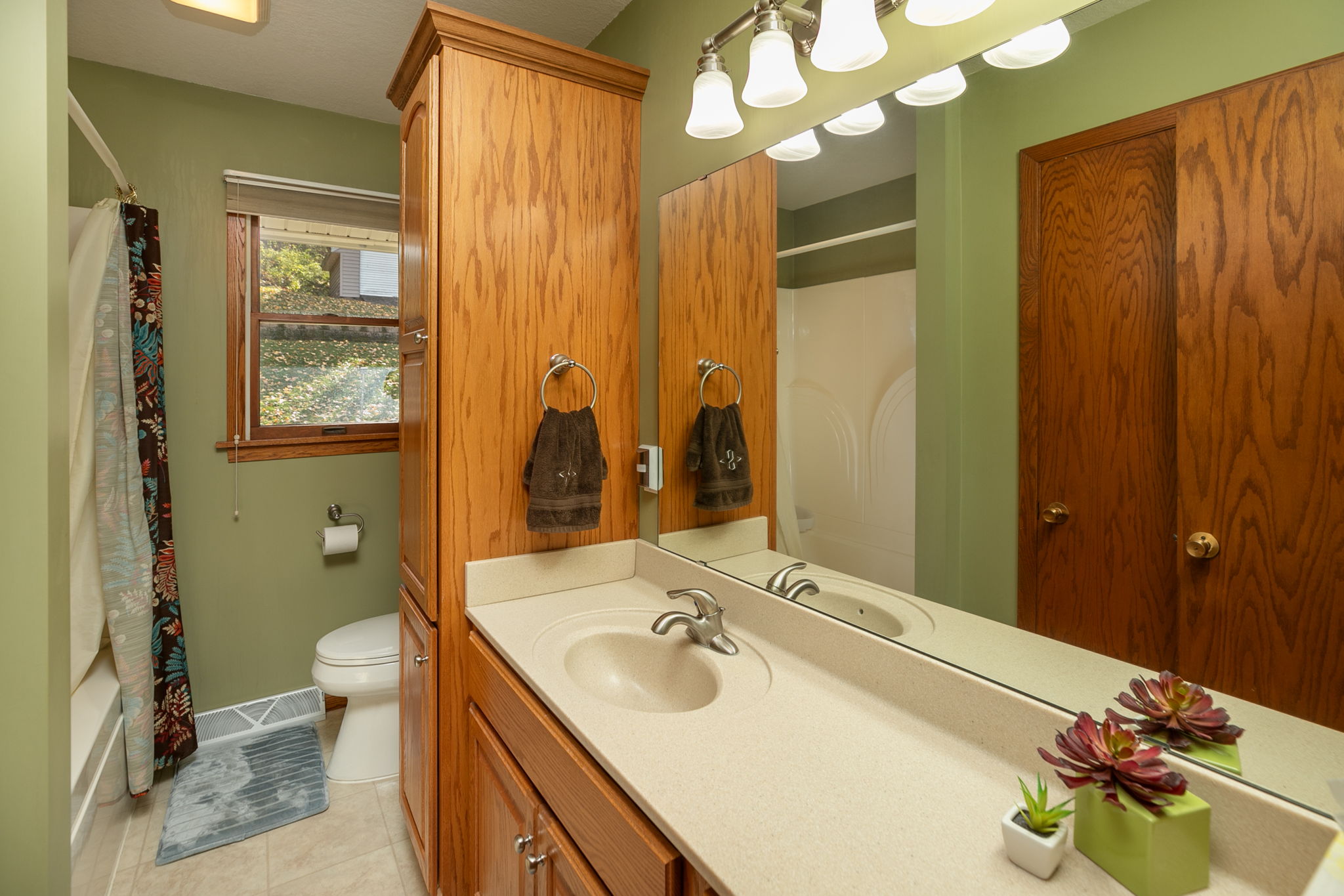 23-Bathroom