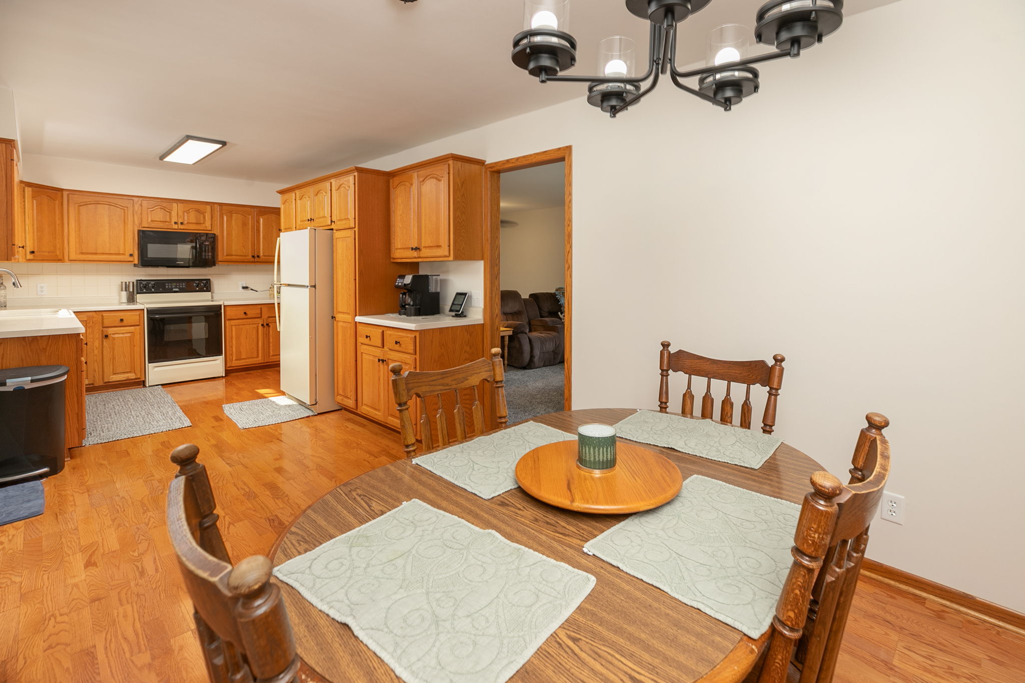 09-Dining Room
