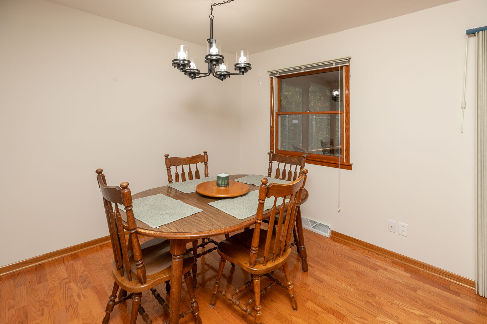 07-Dining Room