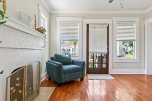 E Caracas St-S3107-015.jpg