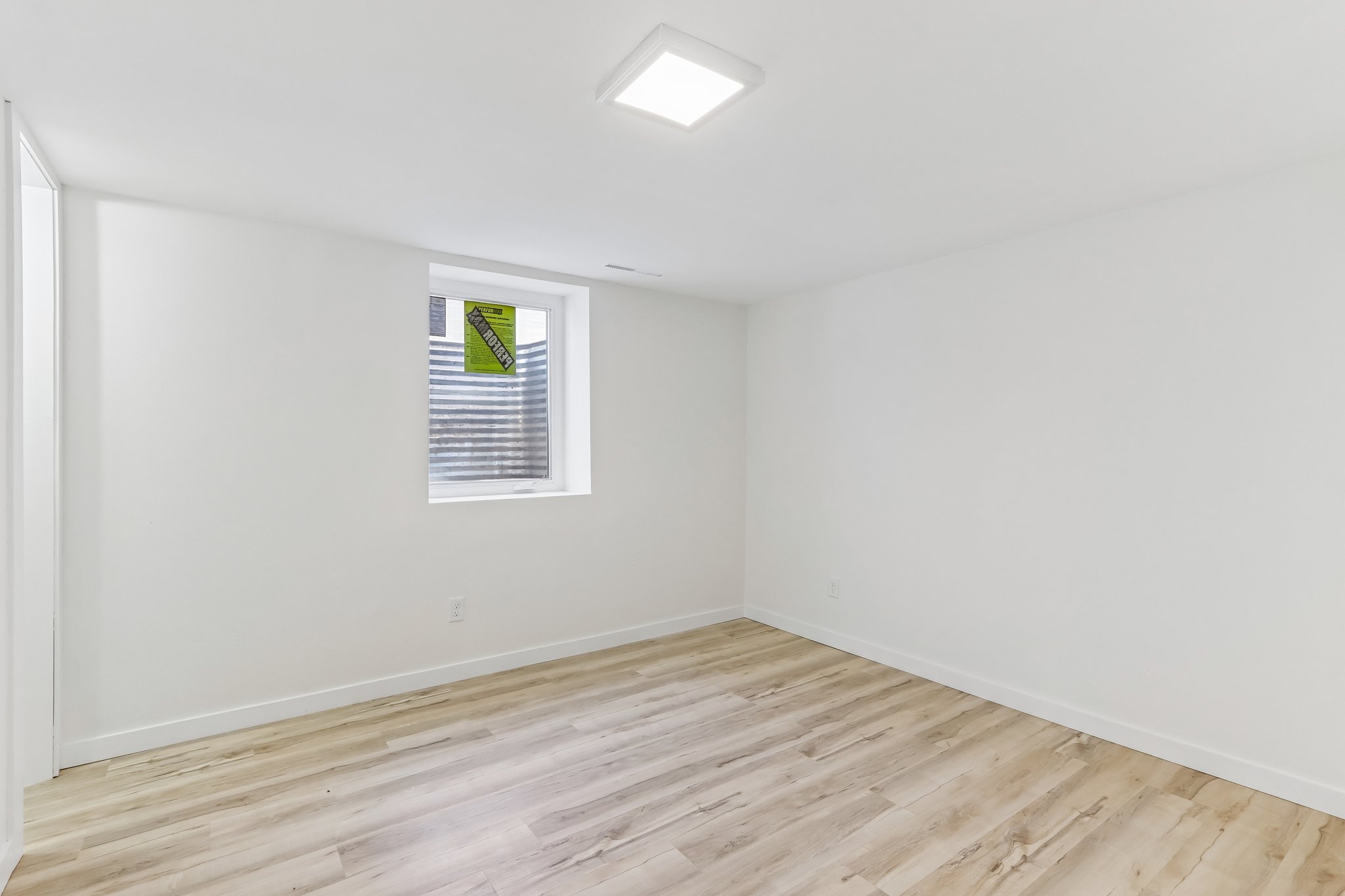 E Edgewater St-S1407-025.jpg
