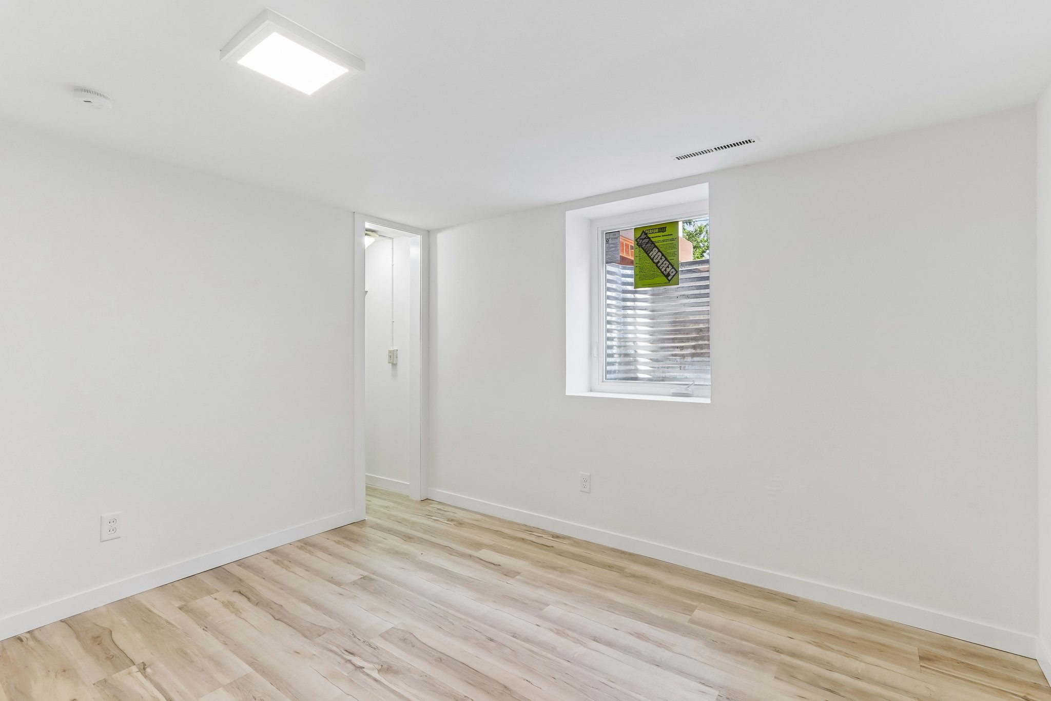 E Edgewater St-S1407-026.jpg