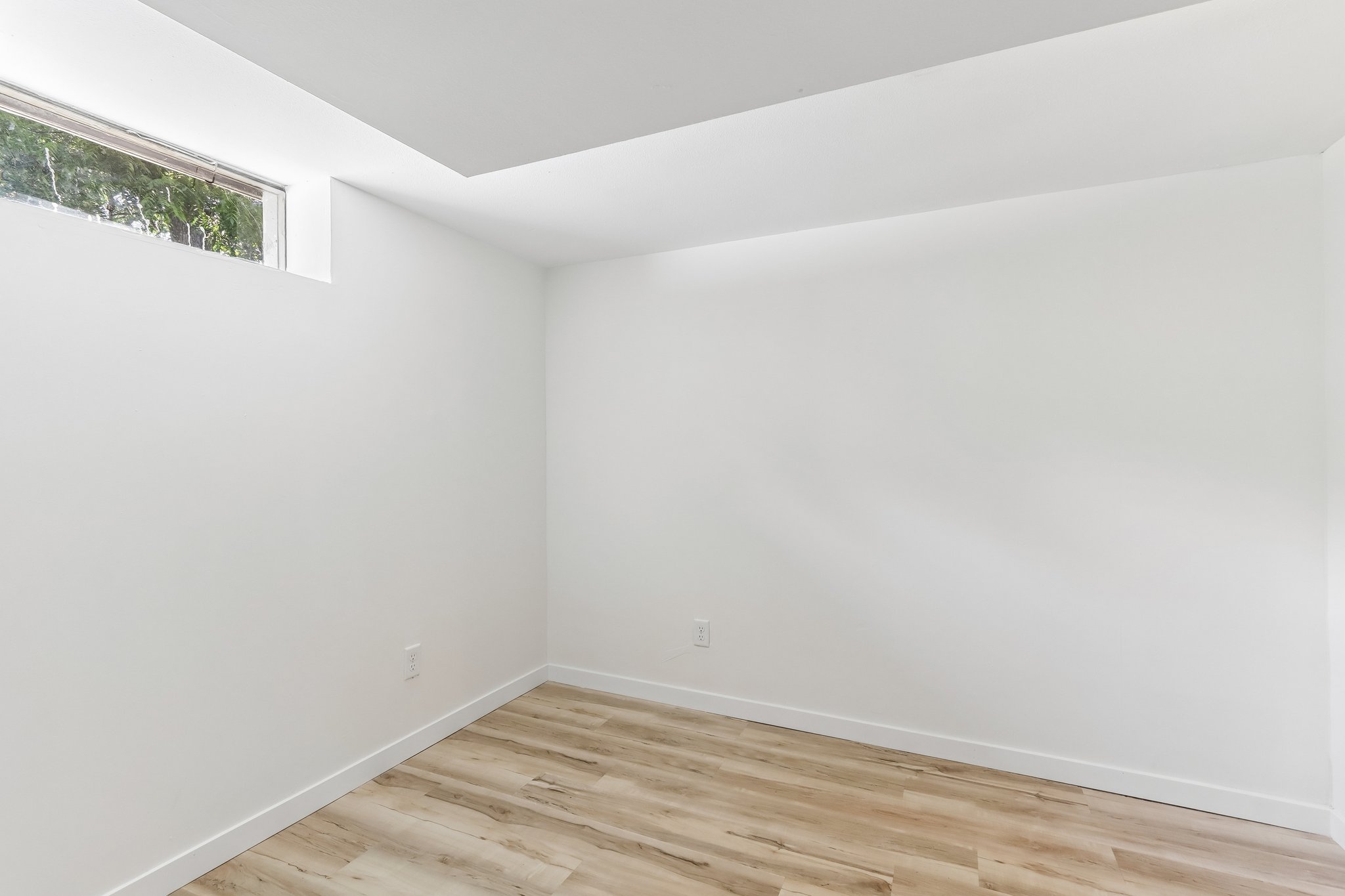 E Edgewater St-S1407-030.jpg
