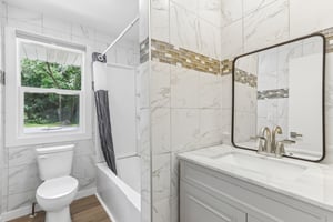 E Edgewater St-S1407-018.jpg