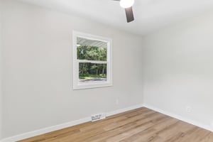 E Edgewater St-S1407-021.jpg