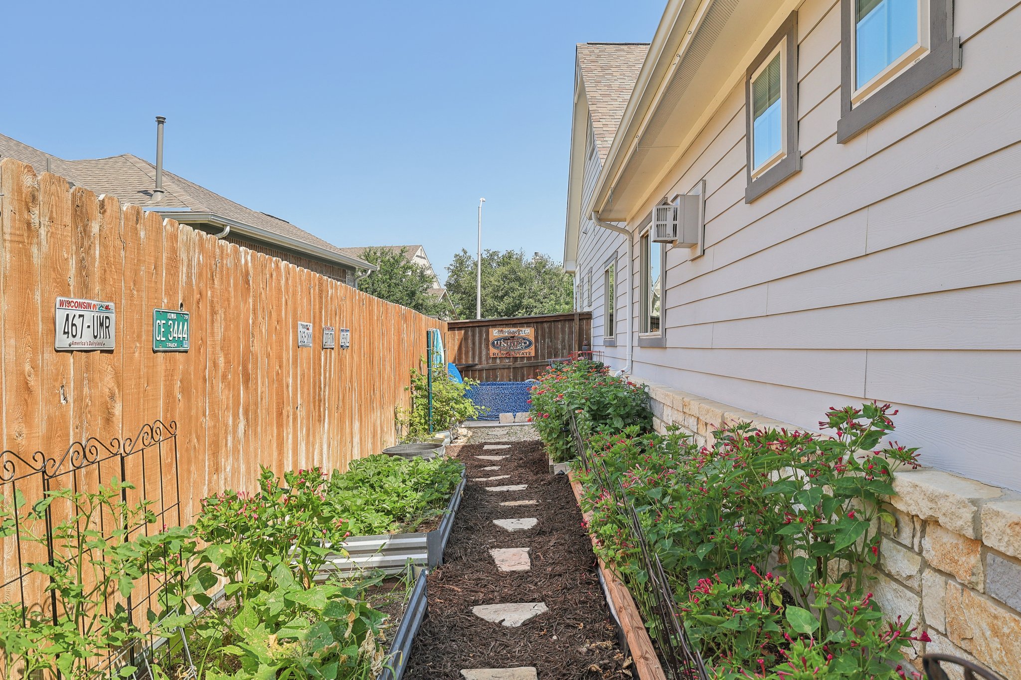 Germander Rd-2305-057.jpg