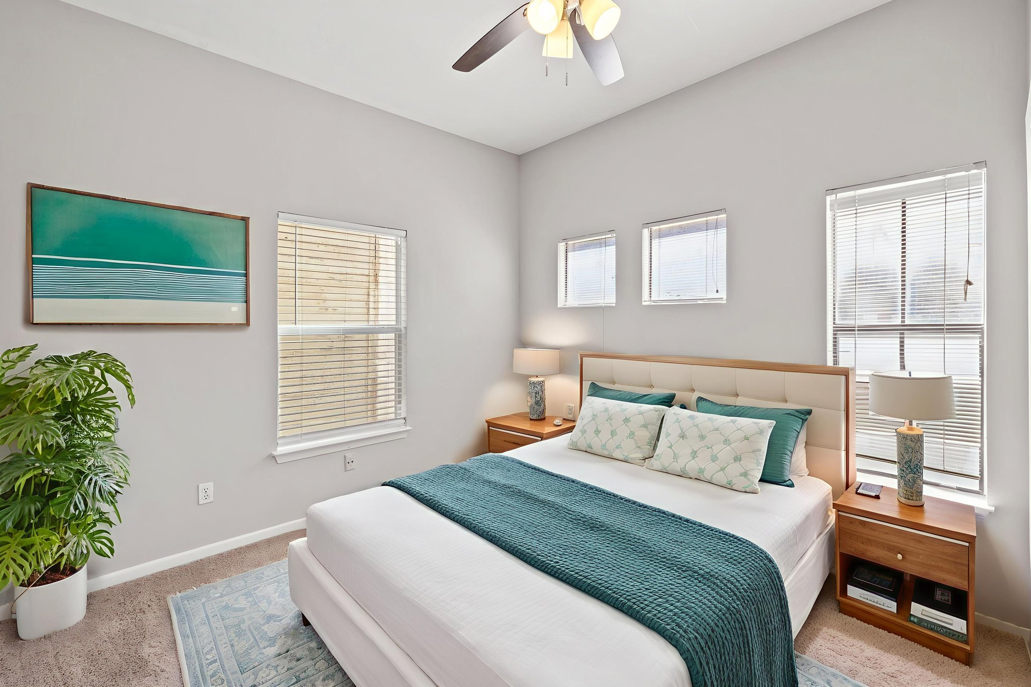 0M6A6669 virtually staged.jpeg