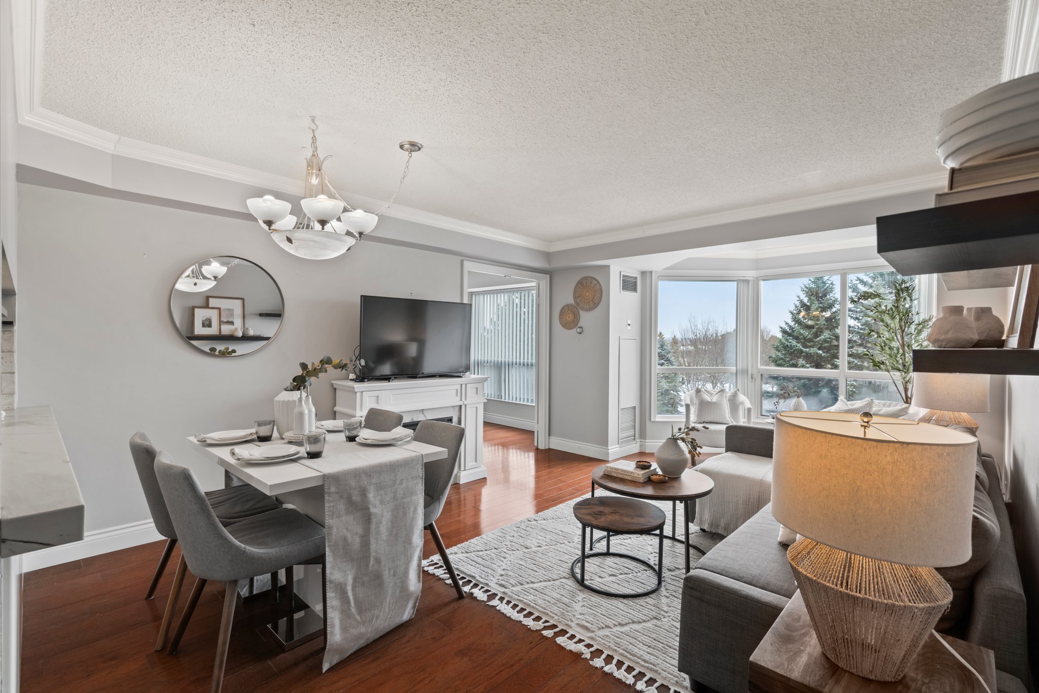712 Rossland Rd E Unit 415 Whitby, ON L1N 9E8