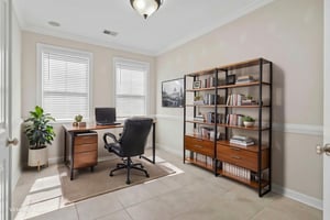 23-web-or-mls-DSC02615_declutter_9f55eb07-bd60-486e-98fe-bc2dcc6b2ced virtually staged.jpeg