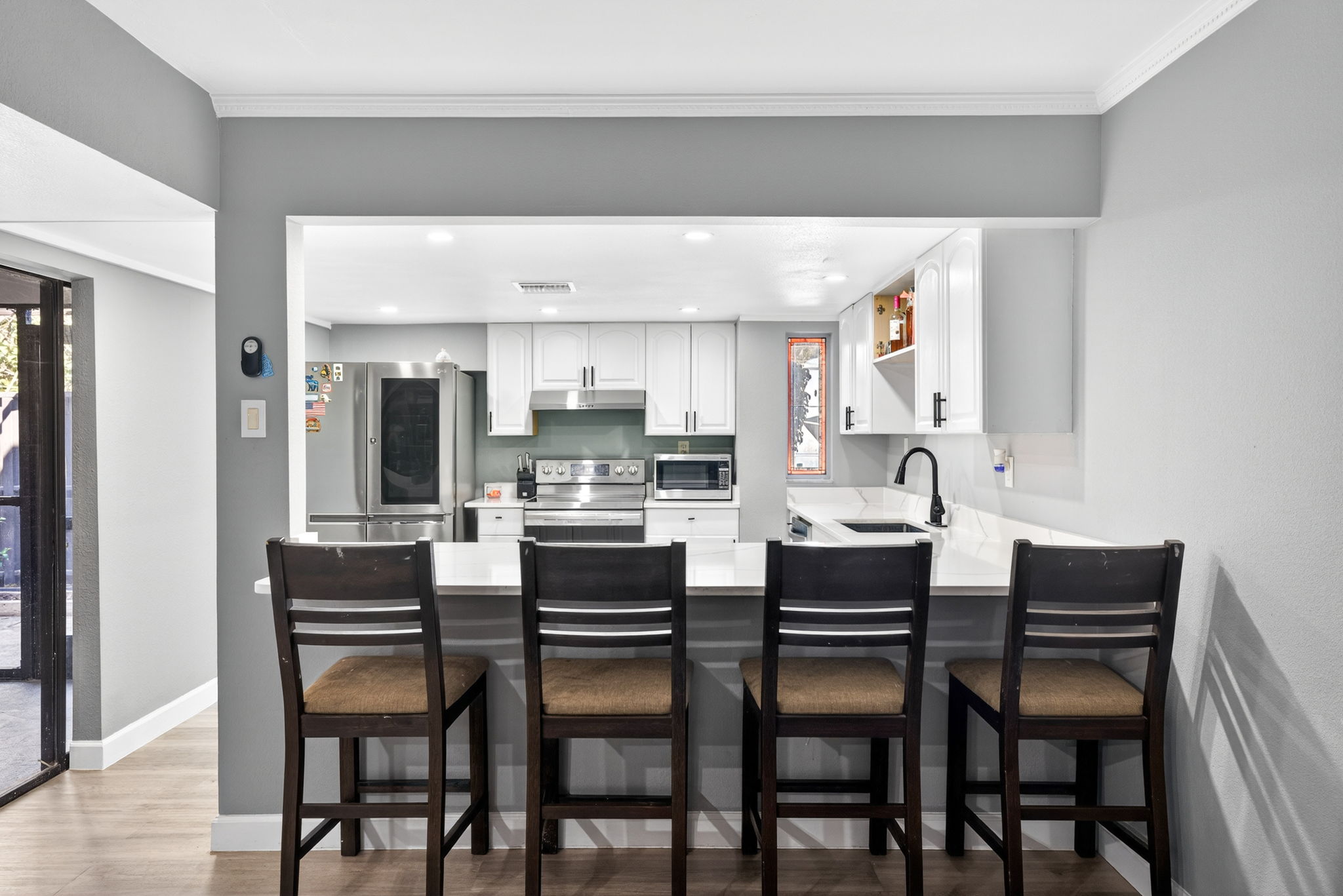 Breakfast Bar 1 of 2