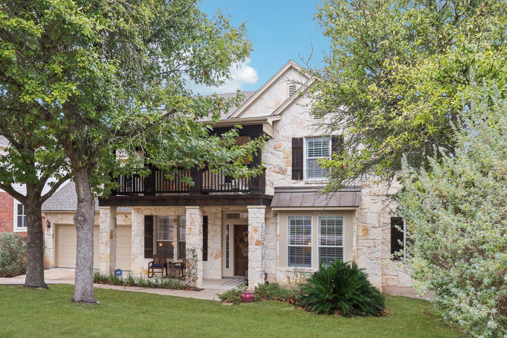 Via Dono Dr-L0212-003.jpg