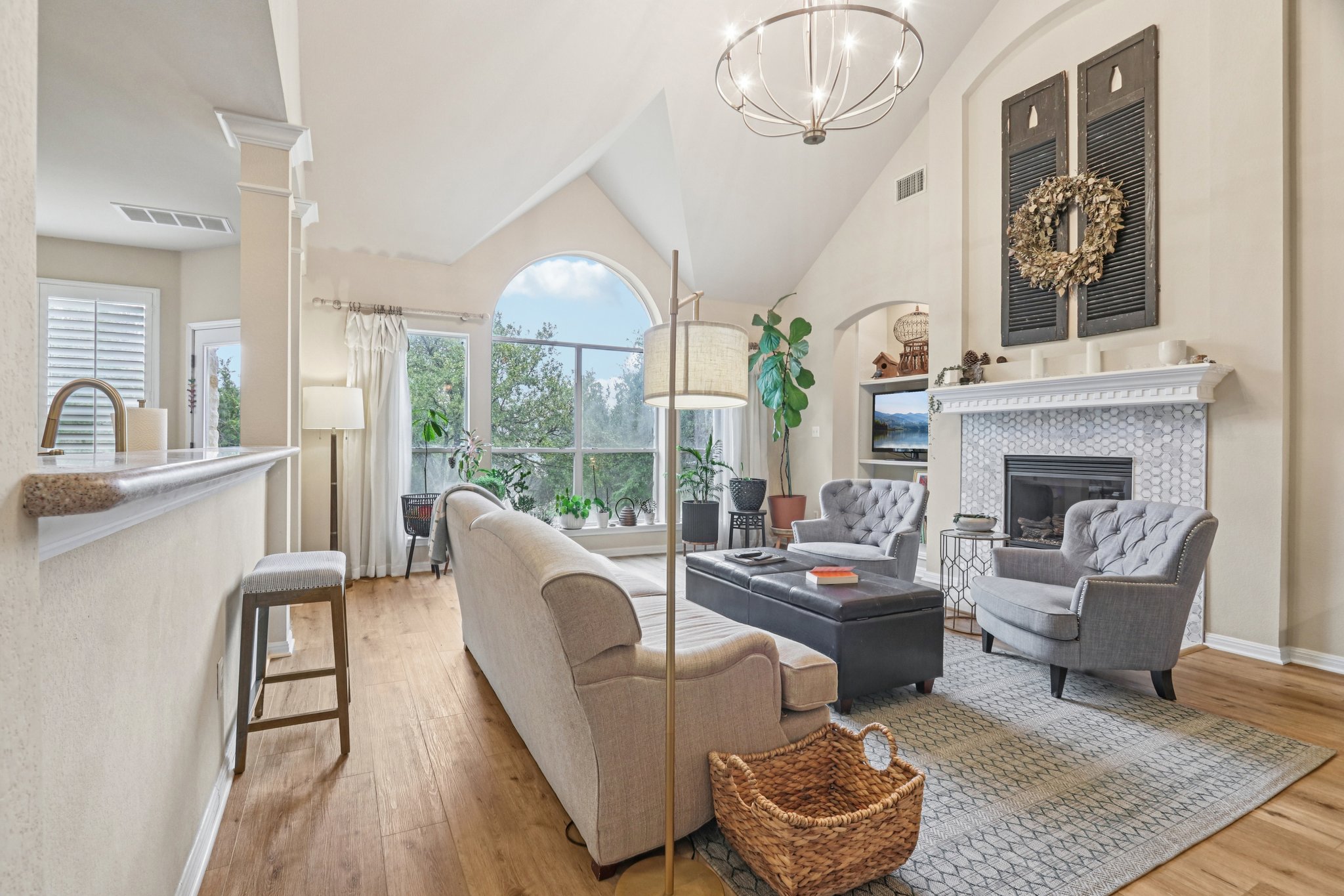 Via Dono Dr-L0212-012.jpg