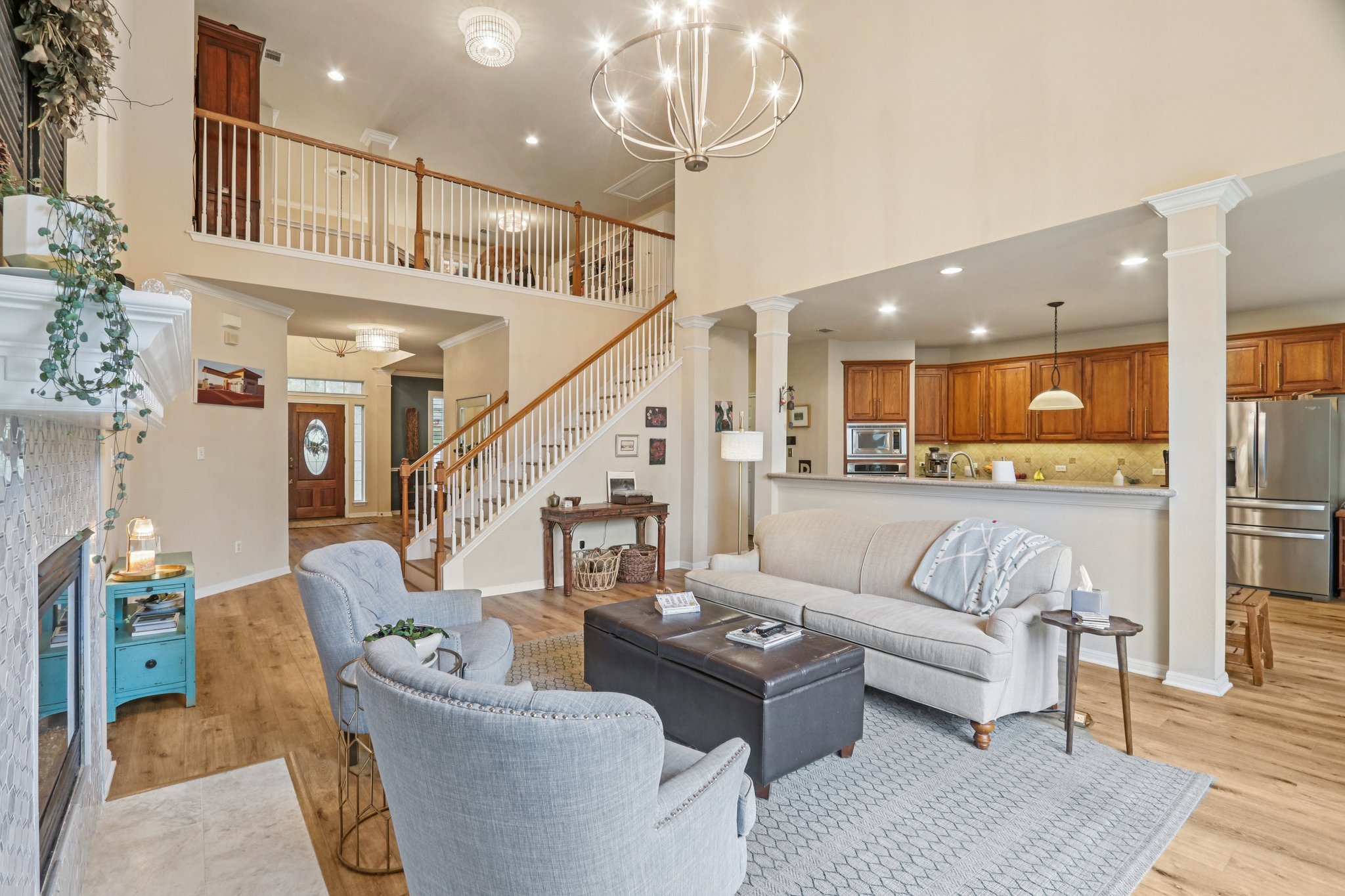 Via Dono Dr-L0212-013.jpg