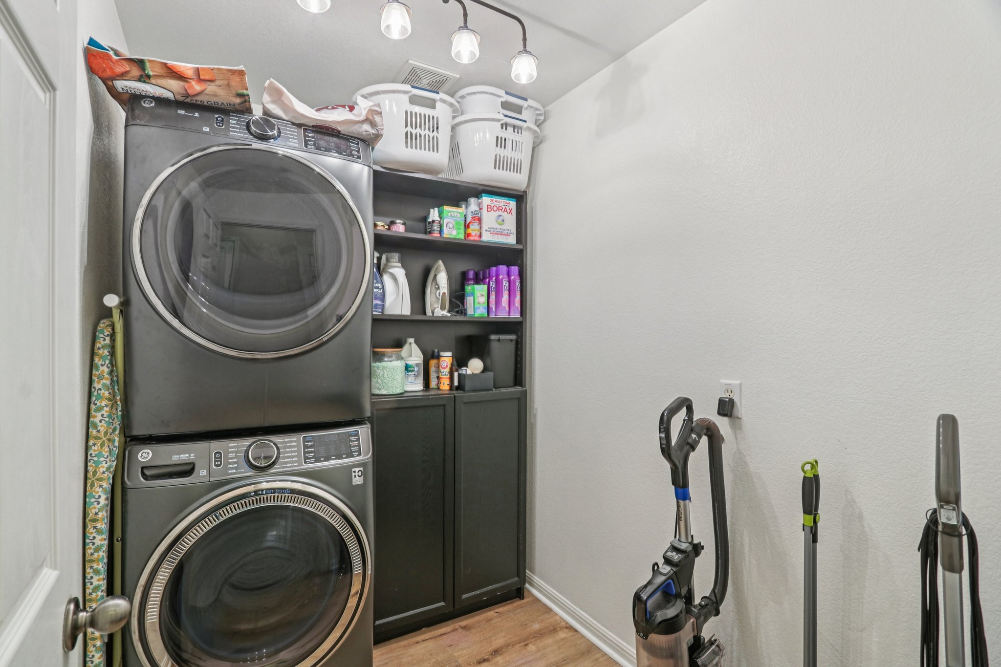 Via Dono Dr-L0212-032.jpg