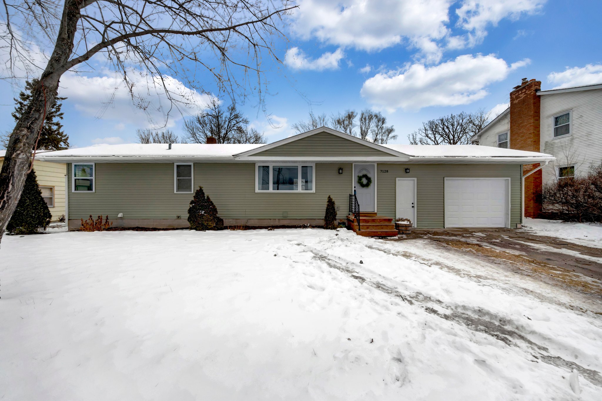 7128 Cahill Ave, Inver Grove Heights, MN 55076, USA Photo 1