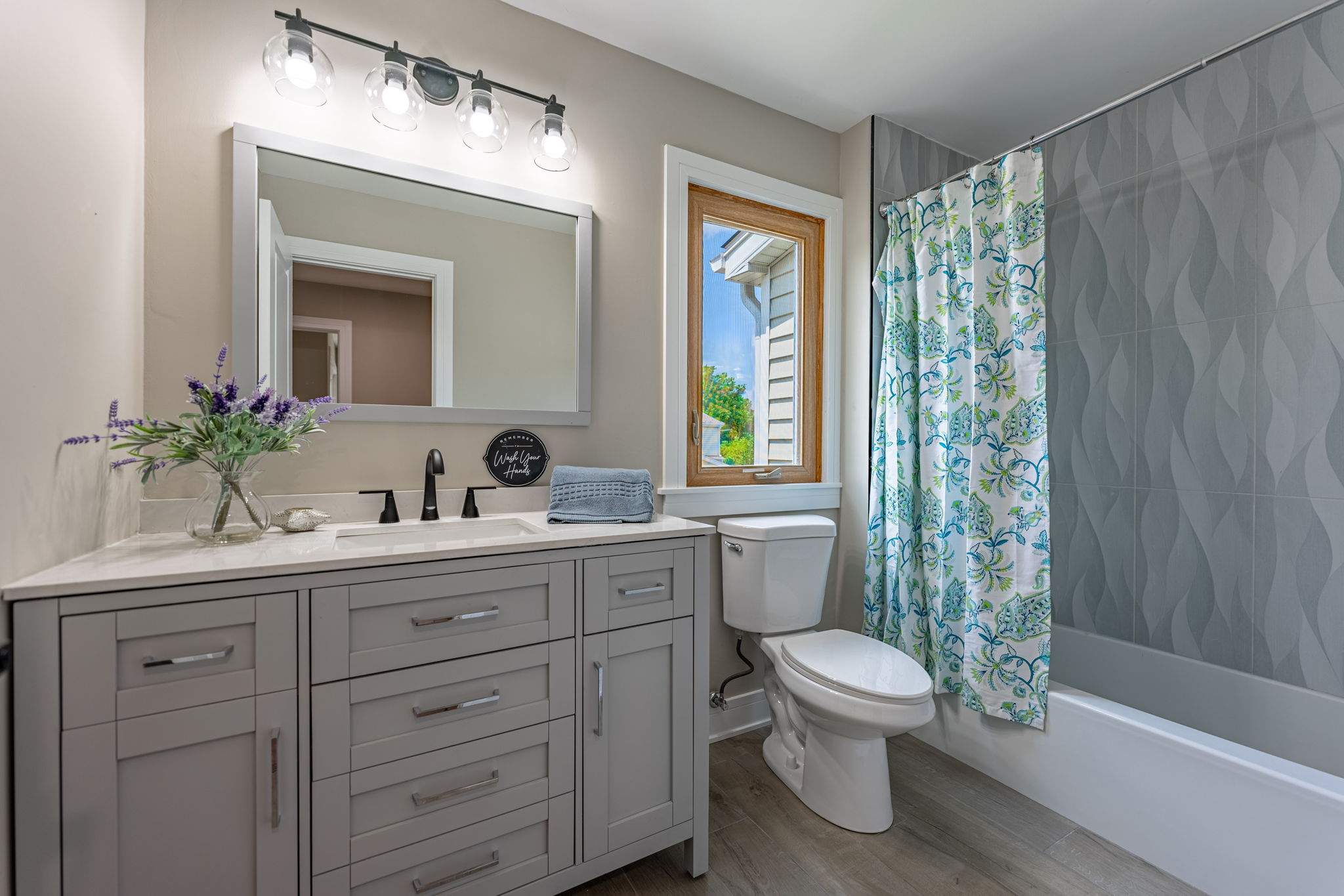 Upper Bathroom