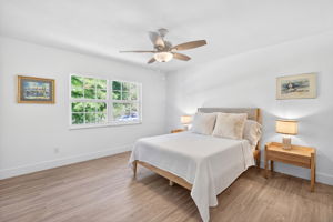 Guest Bedroom 1-r