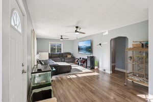 E State St-S1909-009.jpg