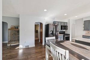 E State St-S1909-016.jpg