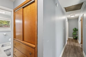 E State St-S1909-022.jpg