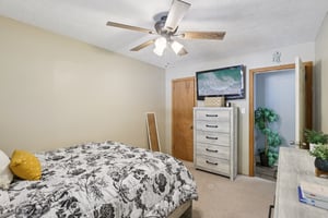 E State St-S1909-027.jpg