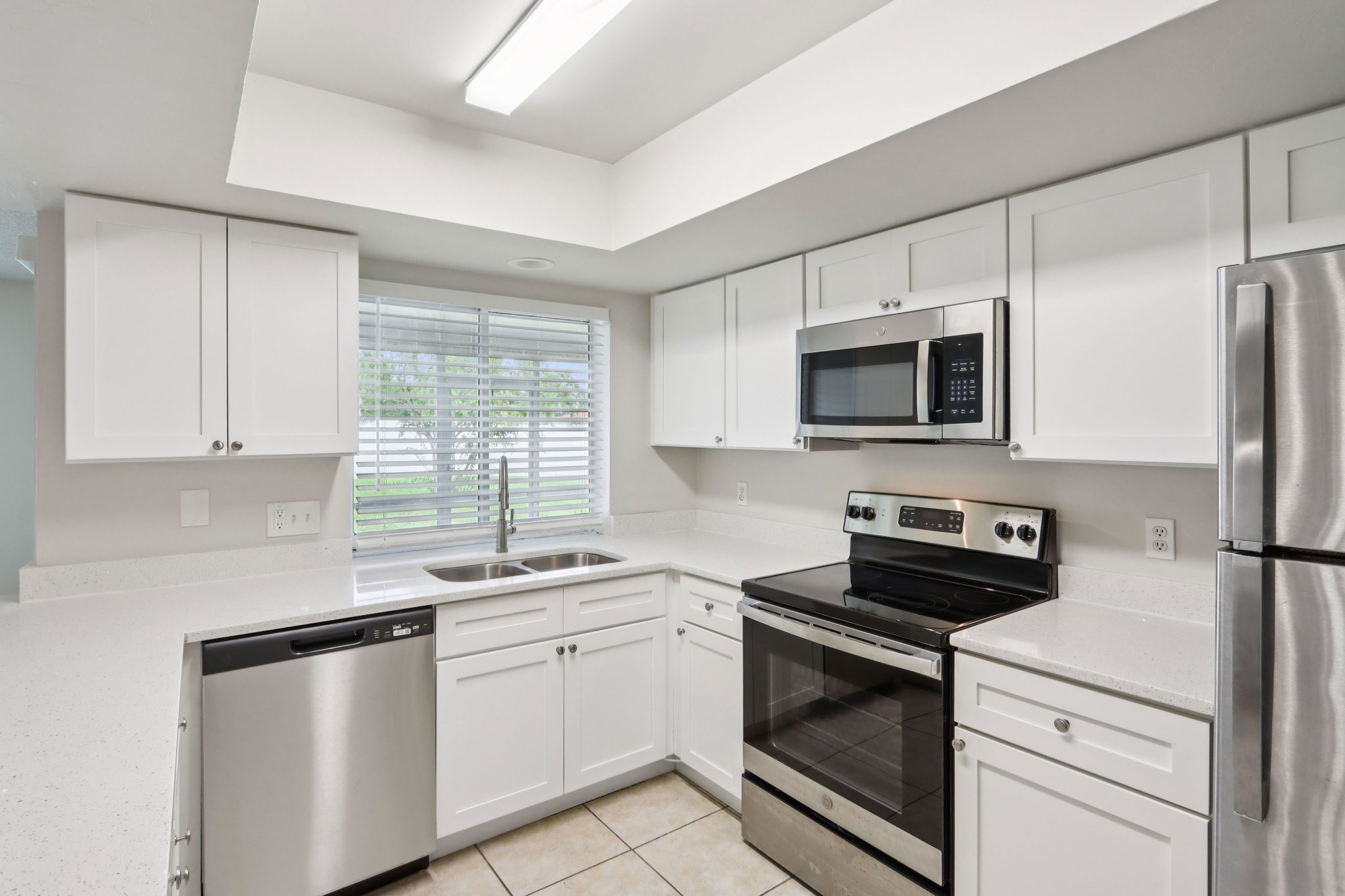SE 35th St-S0109-010.jpg