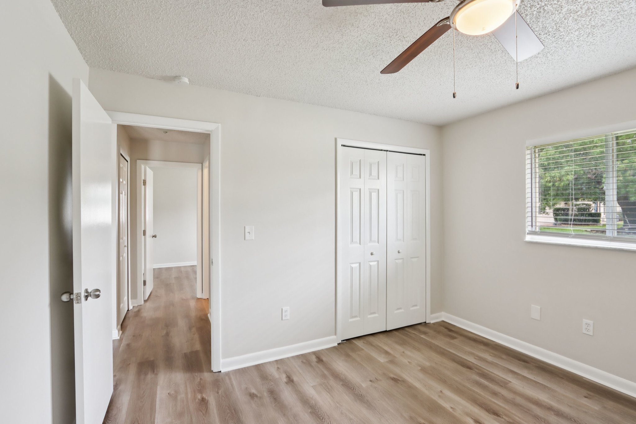 SE 35th St-S0109-012.jpg