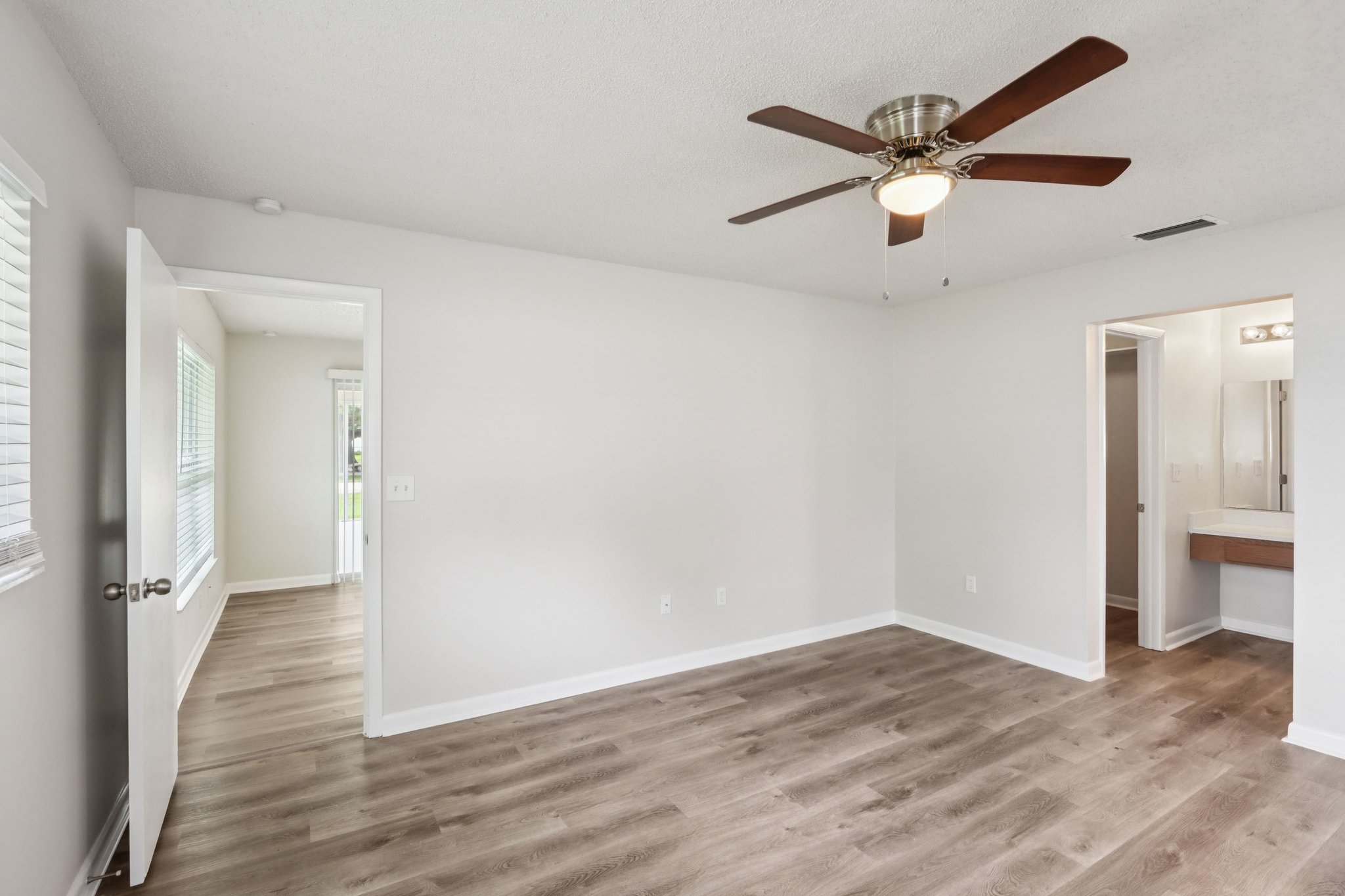 SE 35th St-S0109-016.jpg