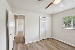 SE 35th St-S0109-012.jpg