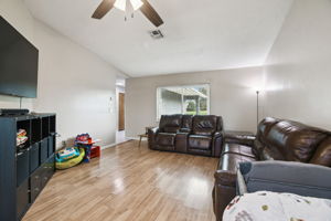  Photo 36