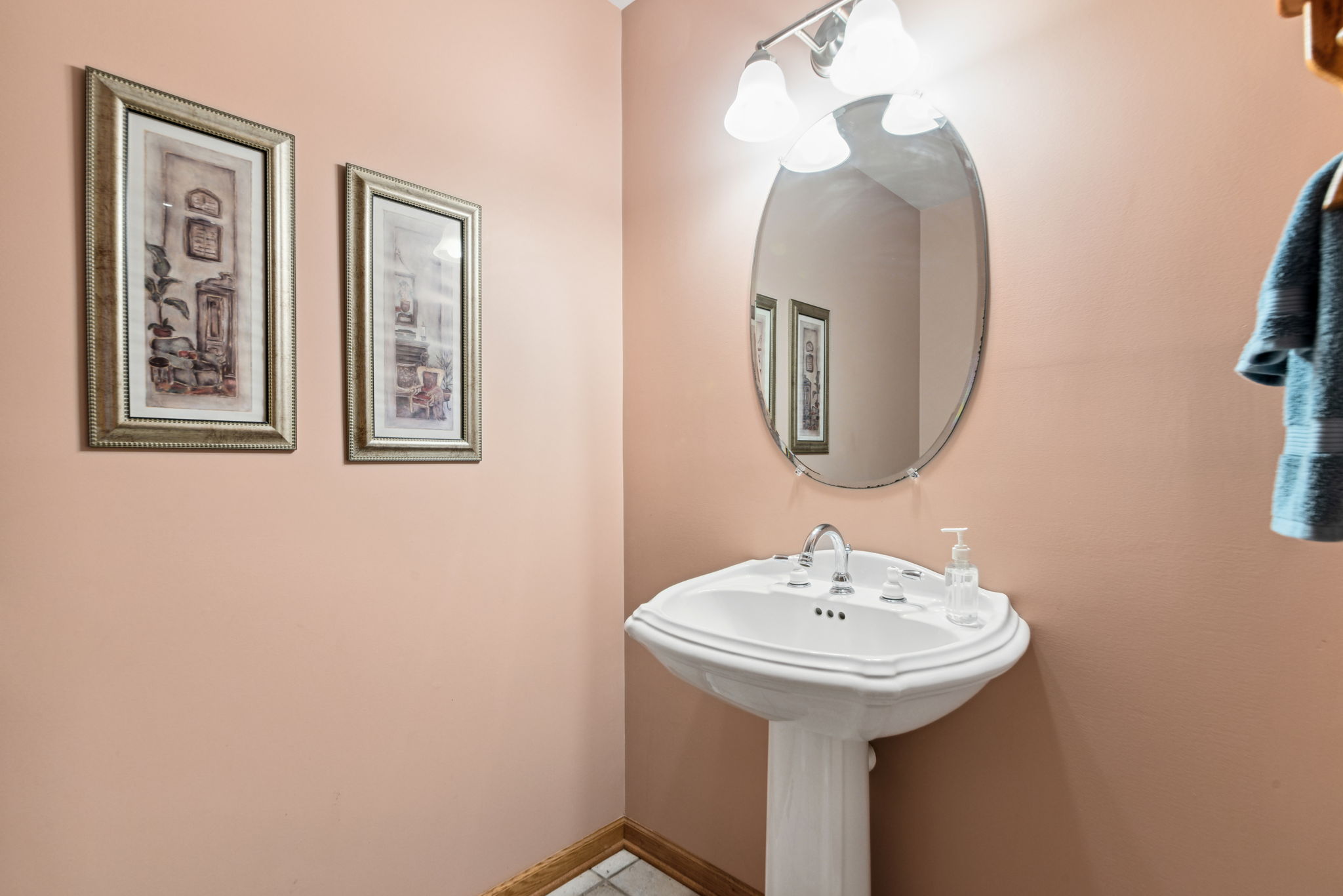26_Interior